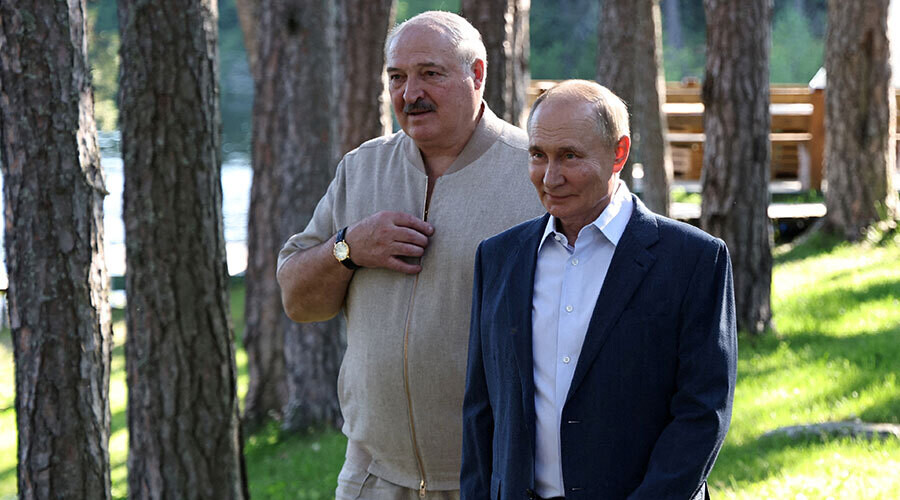 Напряженность между Беларусью и Украиной возрастает на фоне развертывания войск